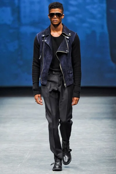 Look 19